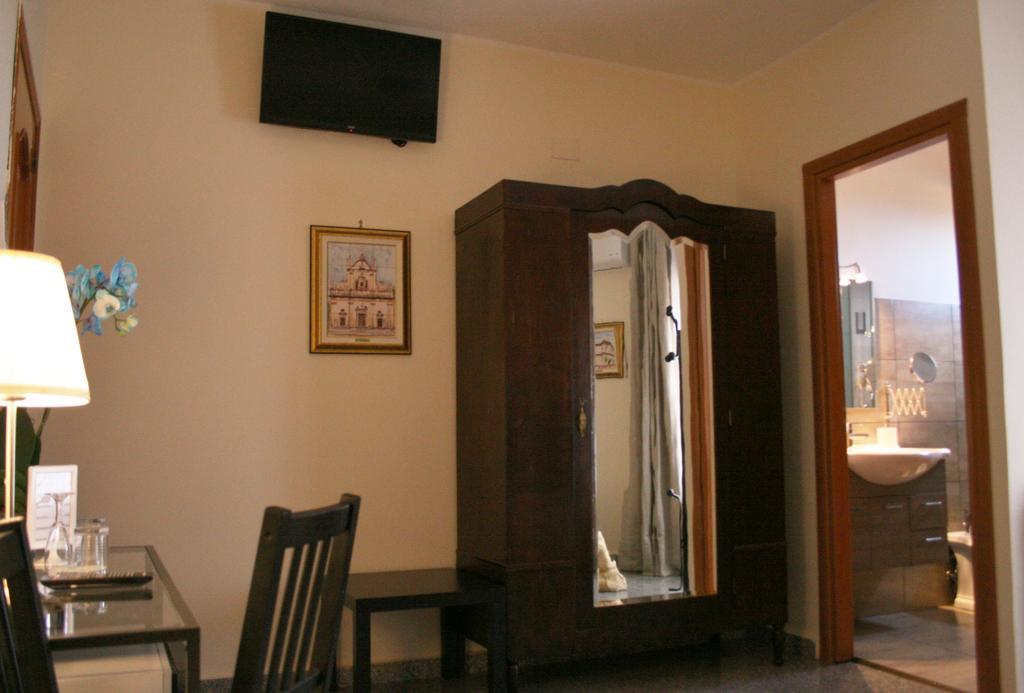 B&B Melibleo Melilli Bagian luar foto